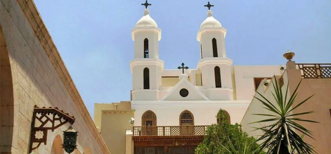 A Igreja Suspensa do Cairo no bairro Copta - Girassol Brasil Viagens e ...