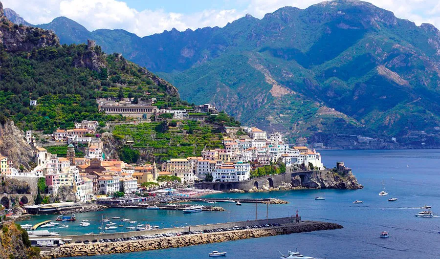Vista Panorâmica da Costa Amalfitana